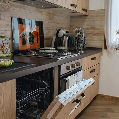 Mery's House Wifi&privateparking Apartment